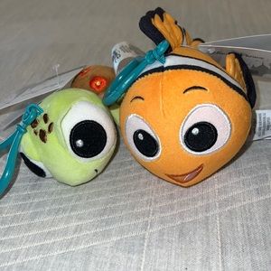 2 NWT Disney mini plush stuffed animals on key-rings/backpack clips